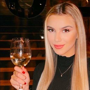 Meet your Posher, Ivy